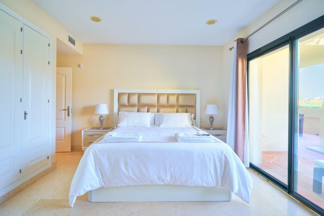 Capanes Del Golf Apartment Benahavis Bagian luar foto